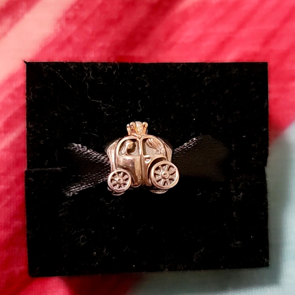 Pandora Royal Carriage Charm, Retired.